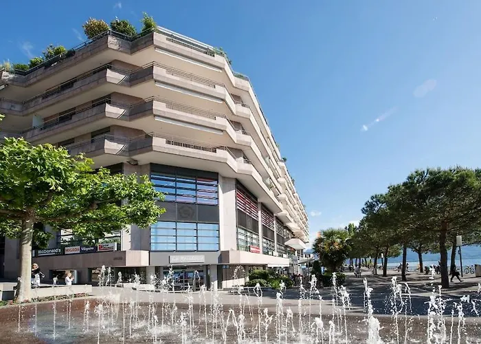 Forum Luxury Apartment Lake View